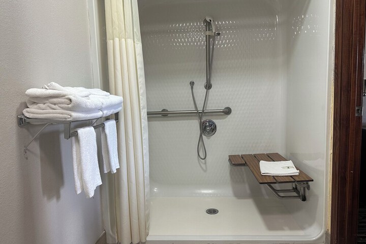 Room 17 of 27