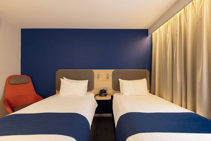 Room 16 of 52