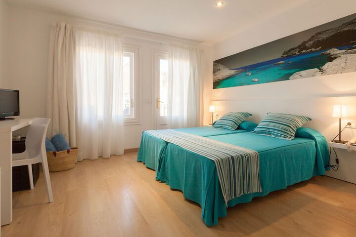 Room 6 of 38