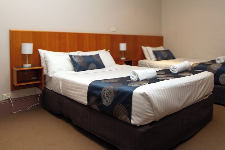 Room 3 of 34