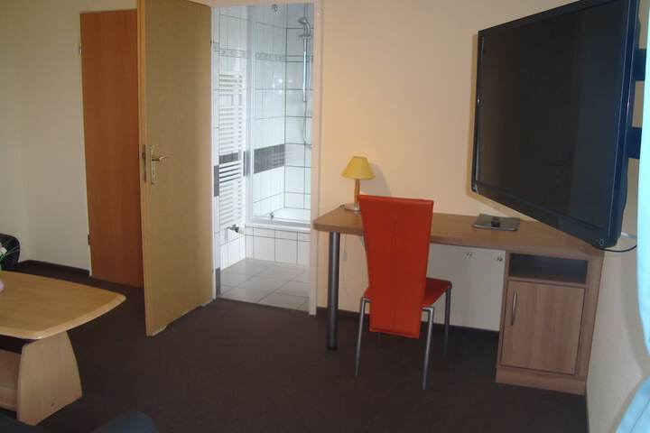 Room 6 of 35