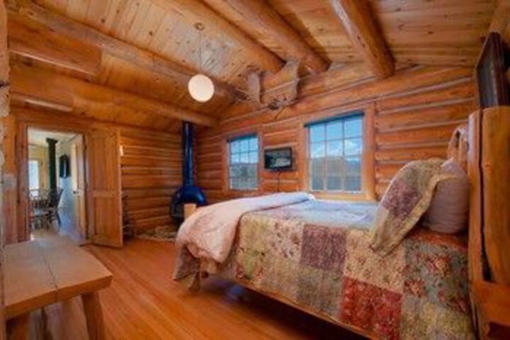 Room 3 of 28