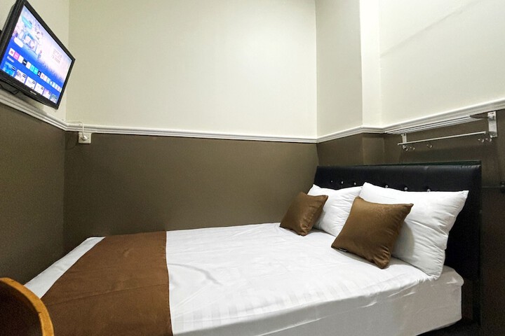 Room 16 of 30