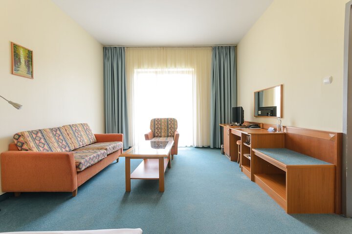 Room 13 of 51