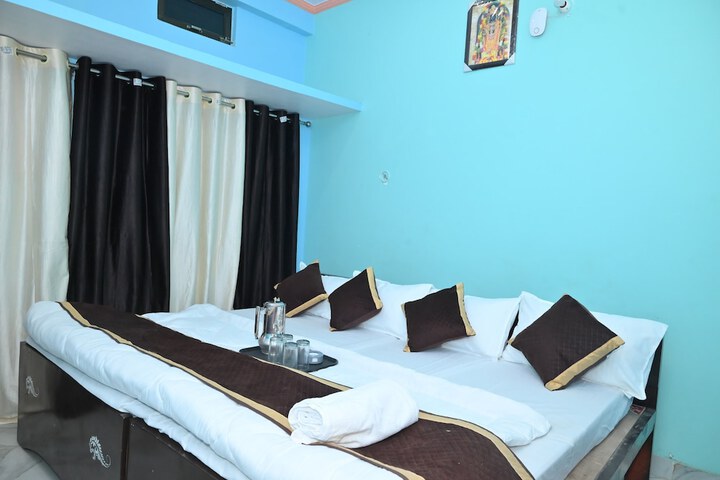 Room 4 of 11