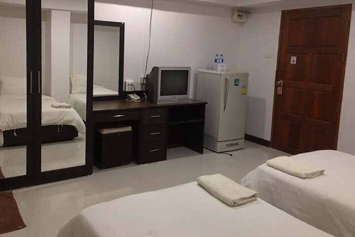 Room 25 of 68