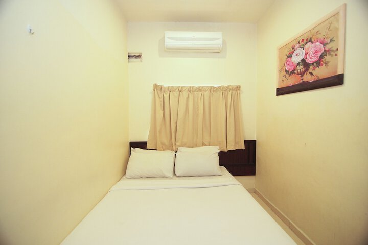 Room 9 of 30