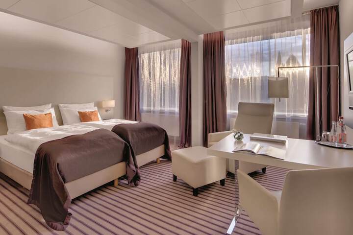 Room 12 of 46