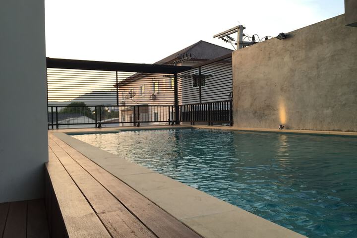 Hotel Pool