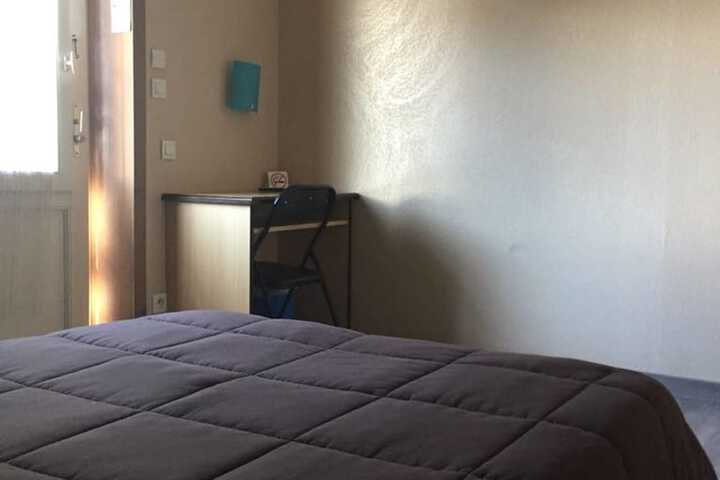 Room 14 of 40