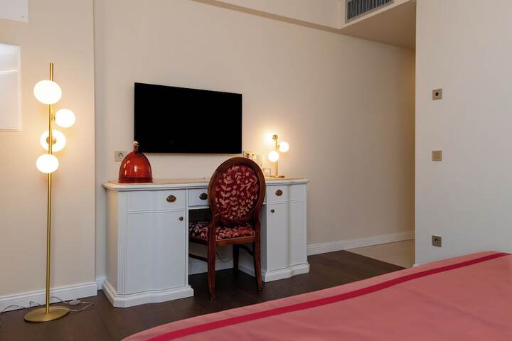 Room 80 of 145