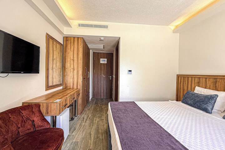 Room 7 of 36