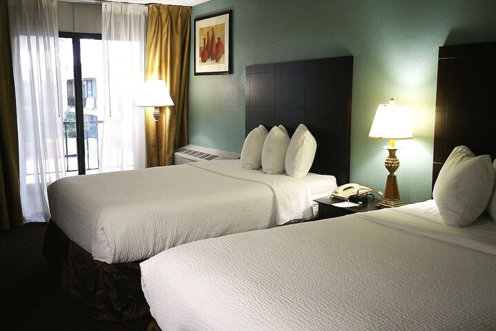 2 Double Beds (5 of 6)