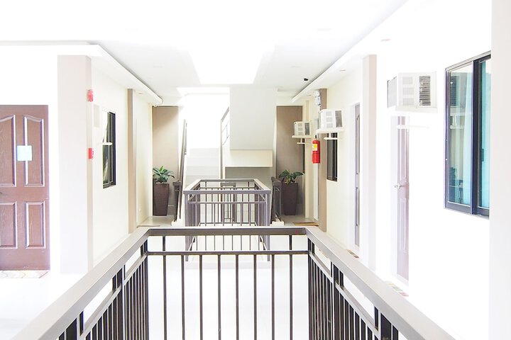 Ballroom/Hall 18 of 26
