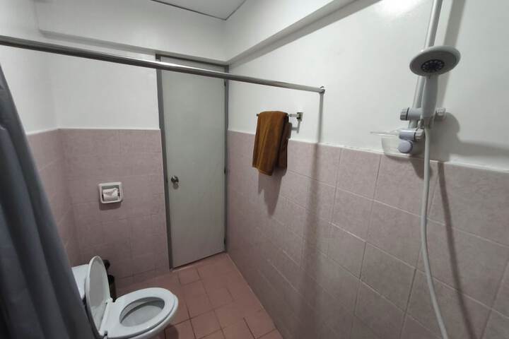 Room 285 of 403