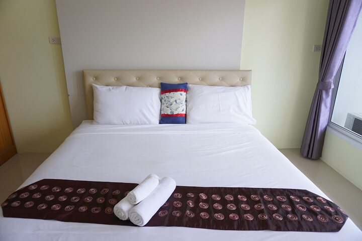 Room 6 of 26