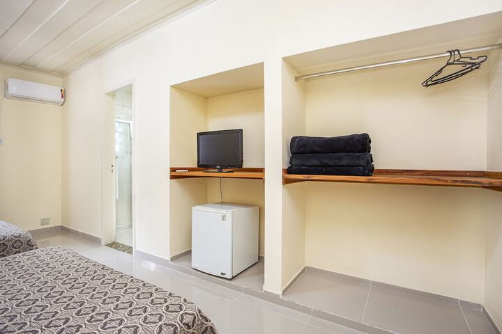 Room 35 of 166