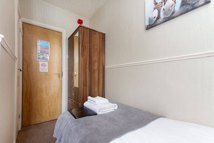 Room 26 of 50