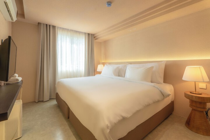 Room 40 of 65