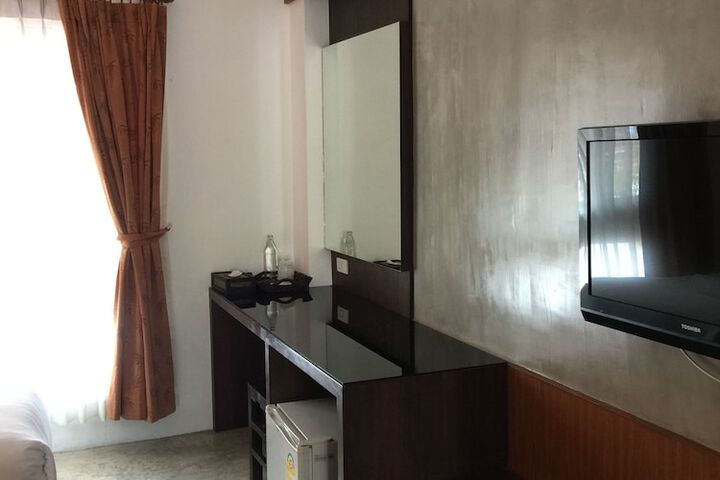 Room 14 of 48