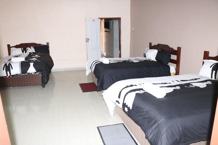 Room 9 of 34