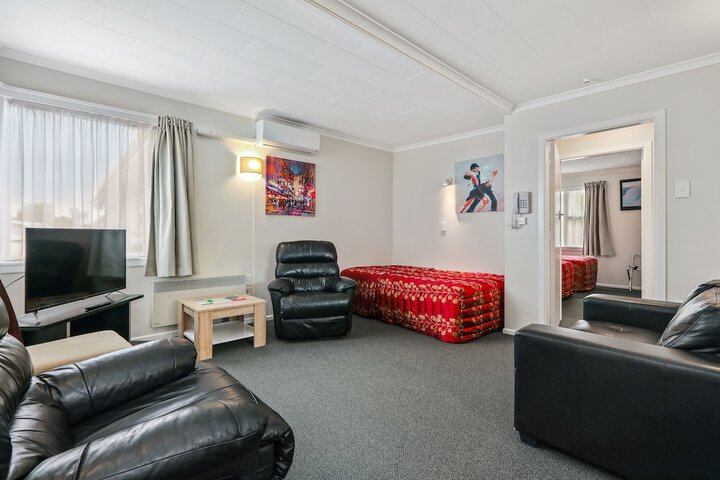 Room 15 of 38