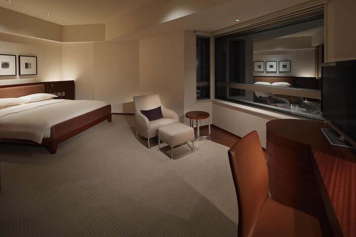 Room 44 of 216