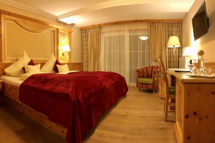 Room 23 of 193