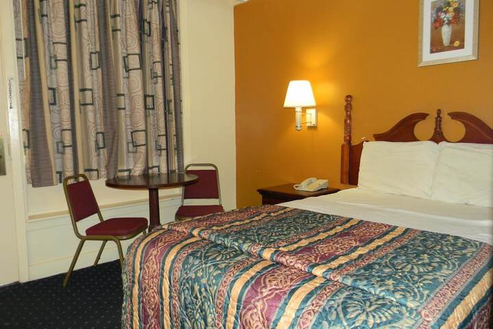 Room 10 of 21