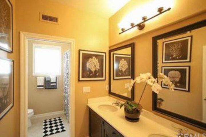 Room 2 of 21