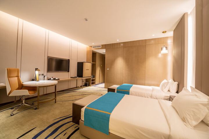 Room 7 of 36