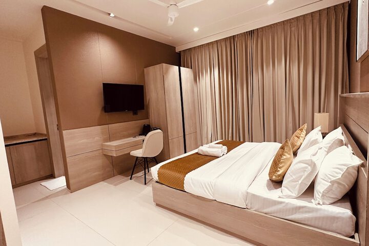 Room 2 of 29