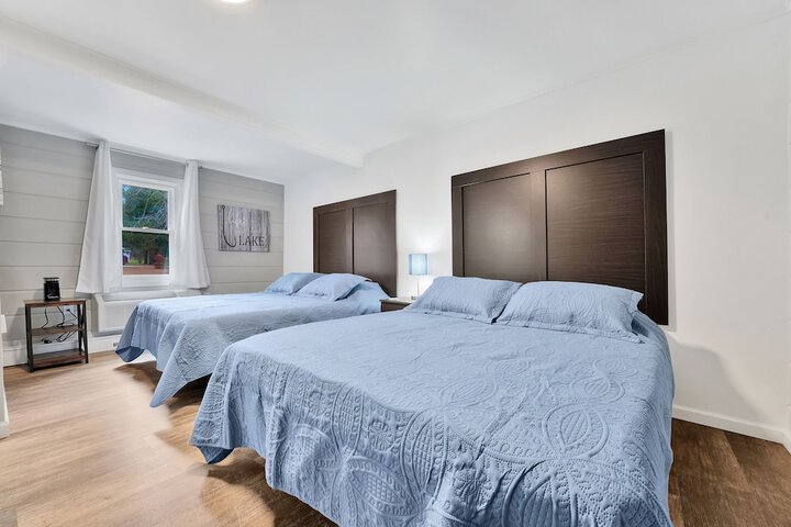 Classic Double Room 2 Queen Beds Private Bathroom (4 of 5)