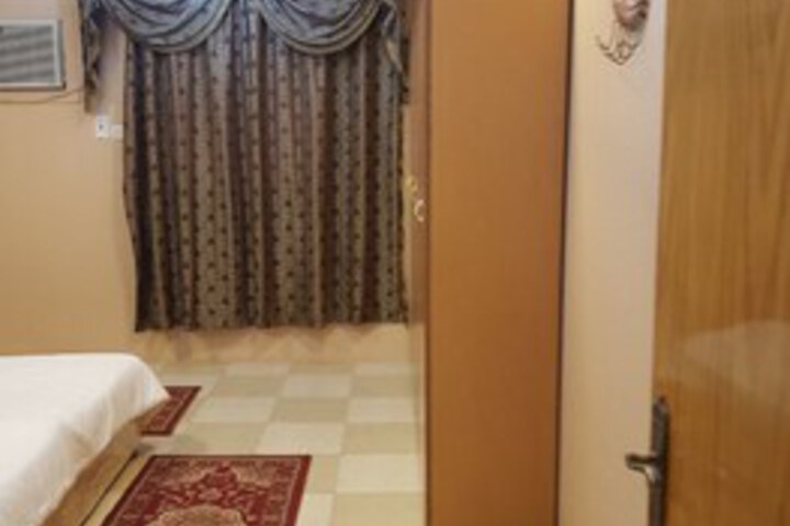 Room 16 of 33