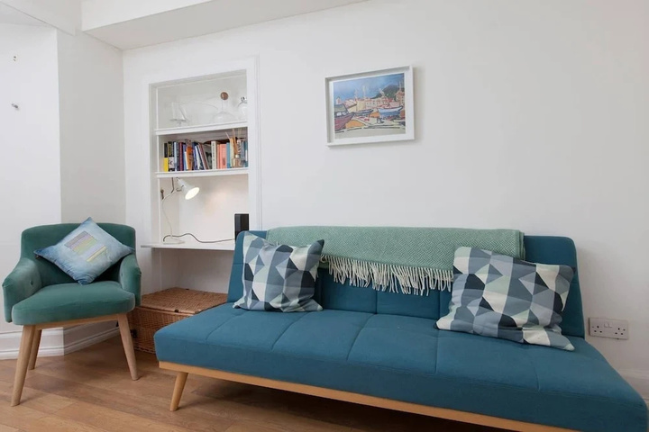 Stylish 2BR Flat for 5 in the Heart of Edinburgh