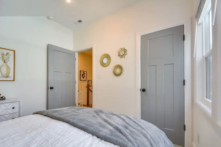 Room 5 of 14