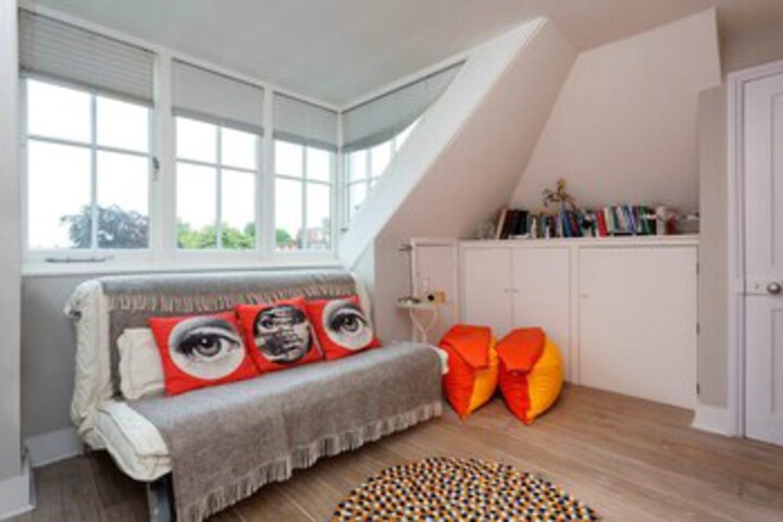 Room 14 of 30