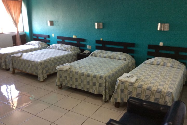 Room 11 of 28