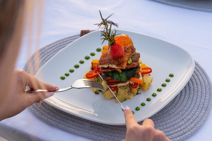 Dining 96 of 128