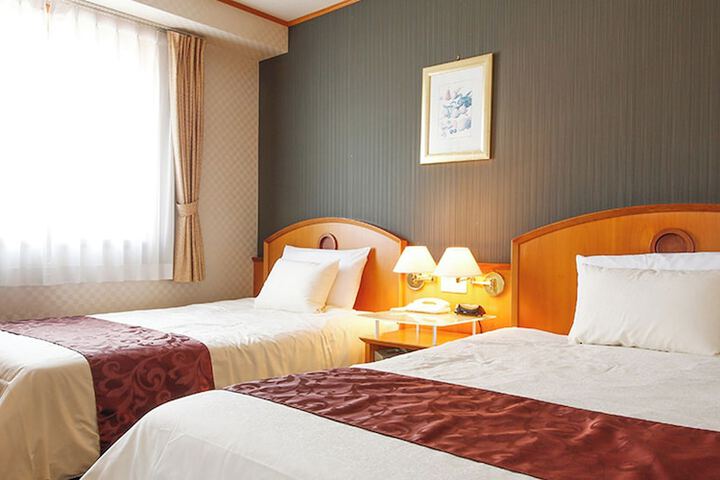 Room 14 of 37