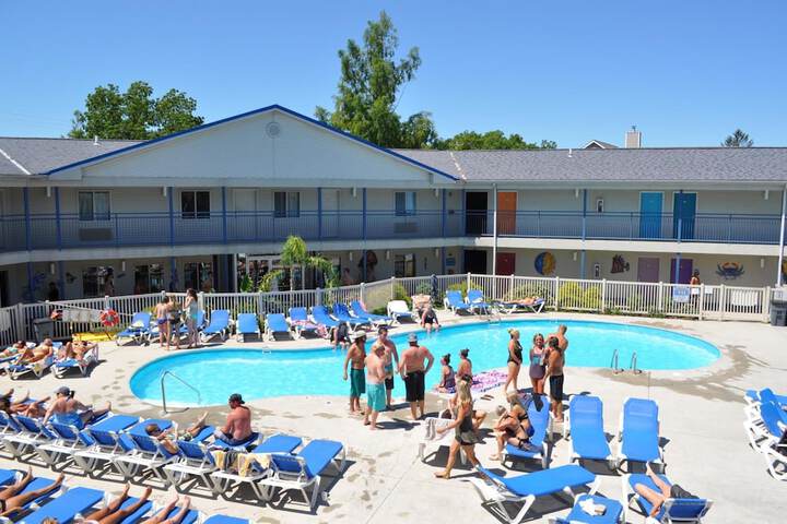 Pool 16 of 47