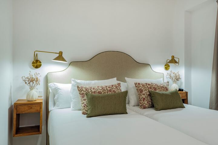 Room 10 of 65