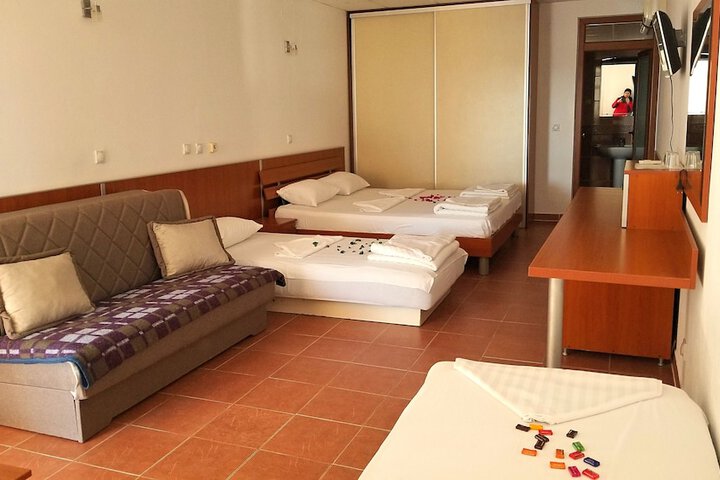 Room 46 of 100