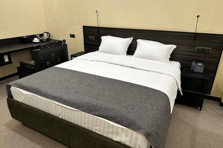 Room 6 of 36