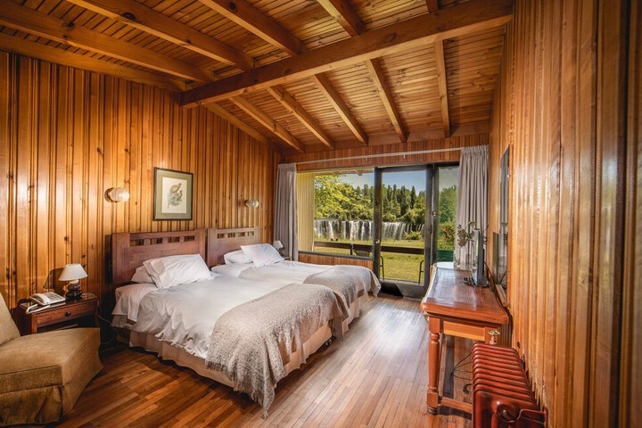 Room 3 of 35