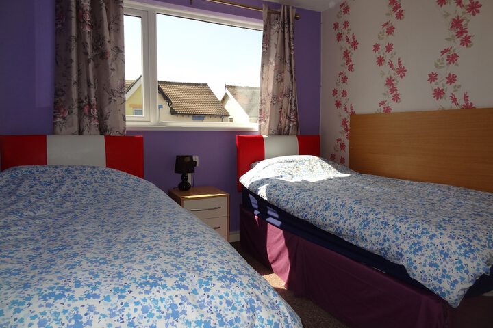 Room 9 of 80