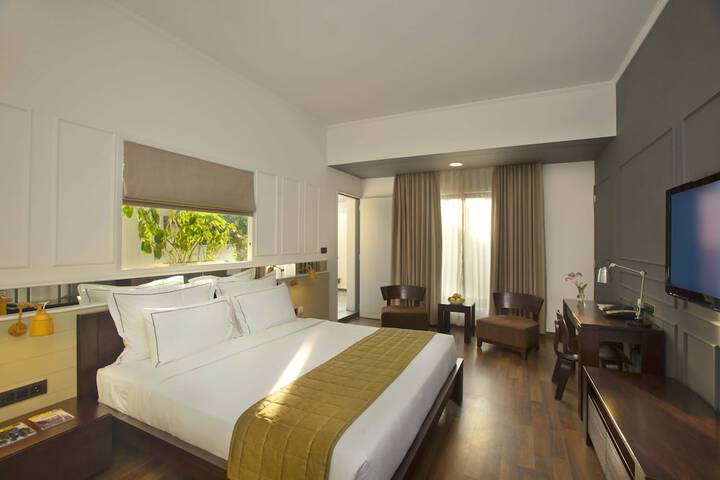 Room 3 of 23