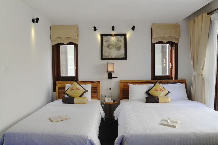 Room 8 of 65