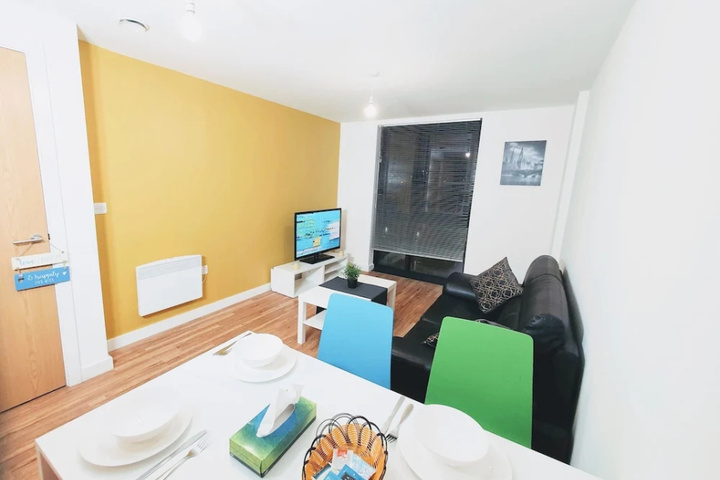 Room 4 of 17