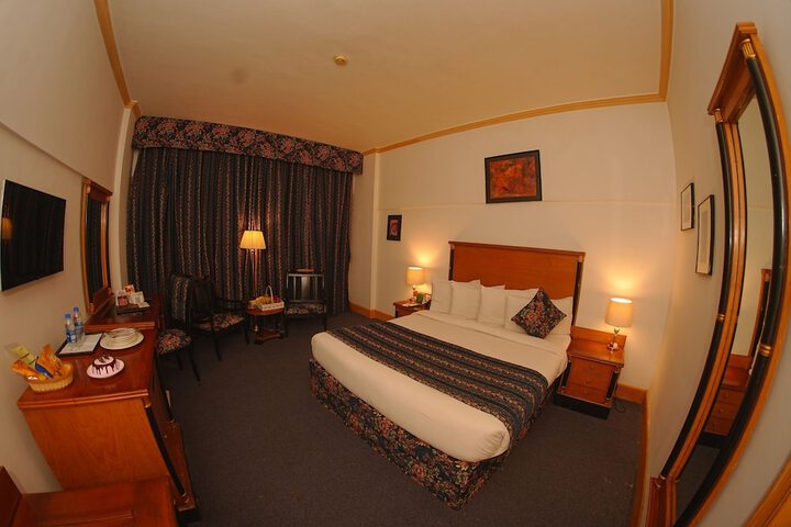 Room 19 of 32